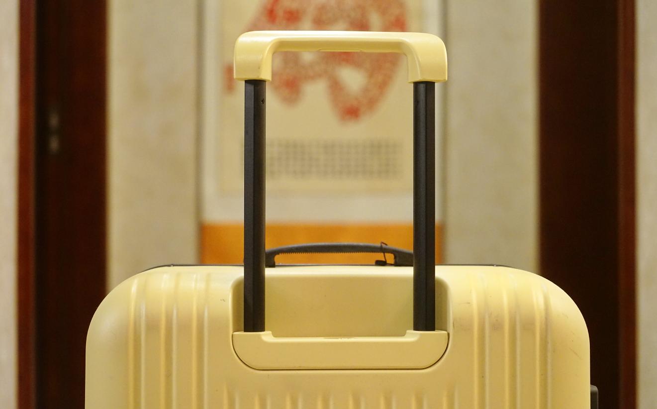 rimowa登机箱评测,开箱rimowa行李箱
