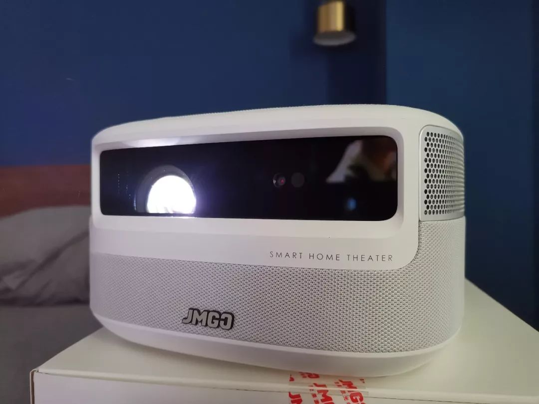 一文告诉你投影仪应该如何选择,电视和投影仪选择哪种比较好