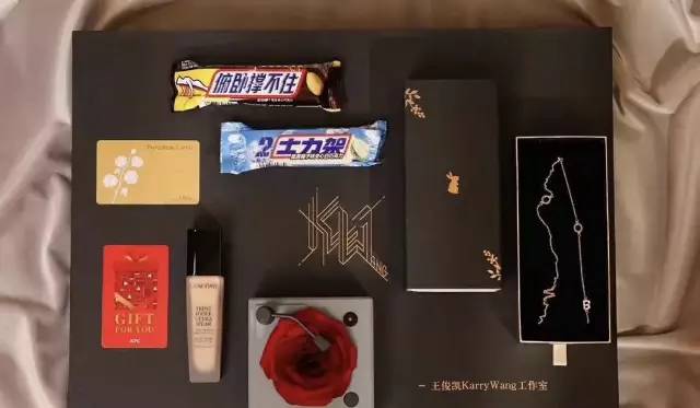 明星春节时期送礼物,明星春节礼物推荐