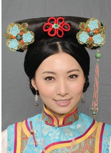 她嫁给大自己四十岁的皇帝,八年生四子,死后荣耀至上