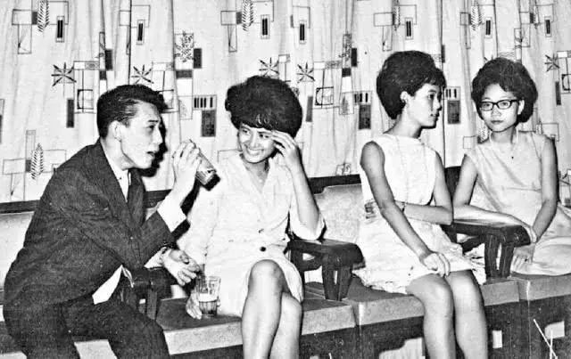 香港富豪杨受成早期照片,杨受成香港富豪榜排名