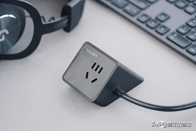 飞利浦原装充电器a7610,飞利浦充电宝带线20000毫安快充