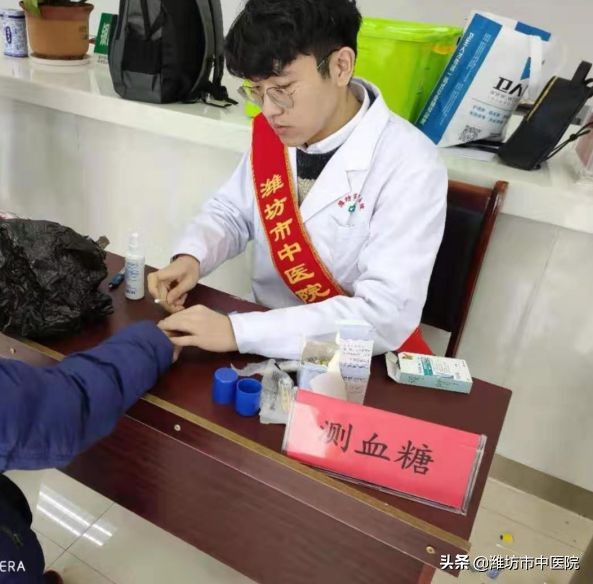 初冬暖行，潍坊最南边的山村，一群白大褂带来“健康大动作”