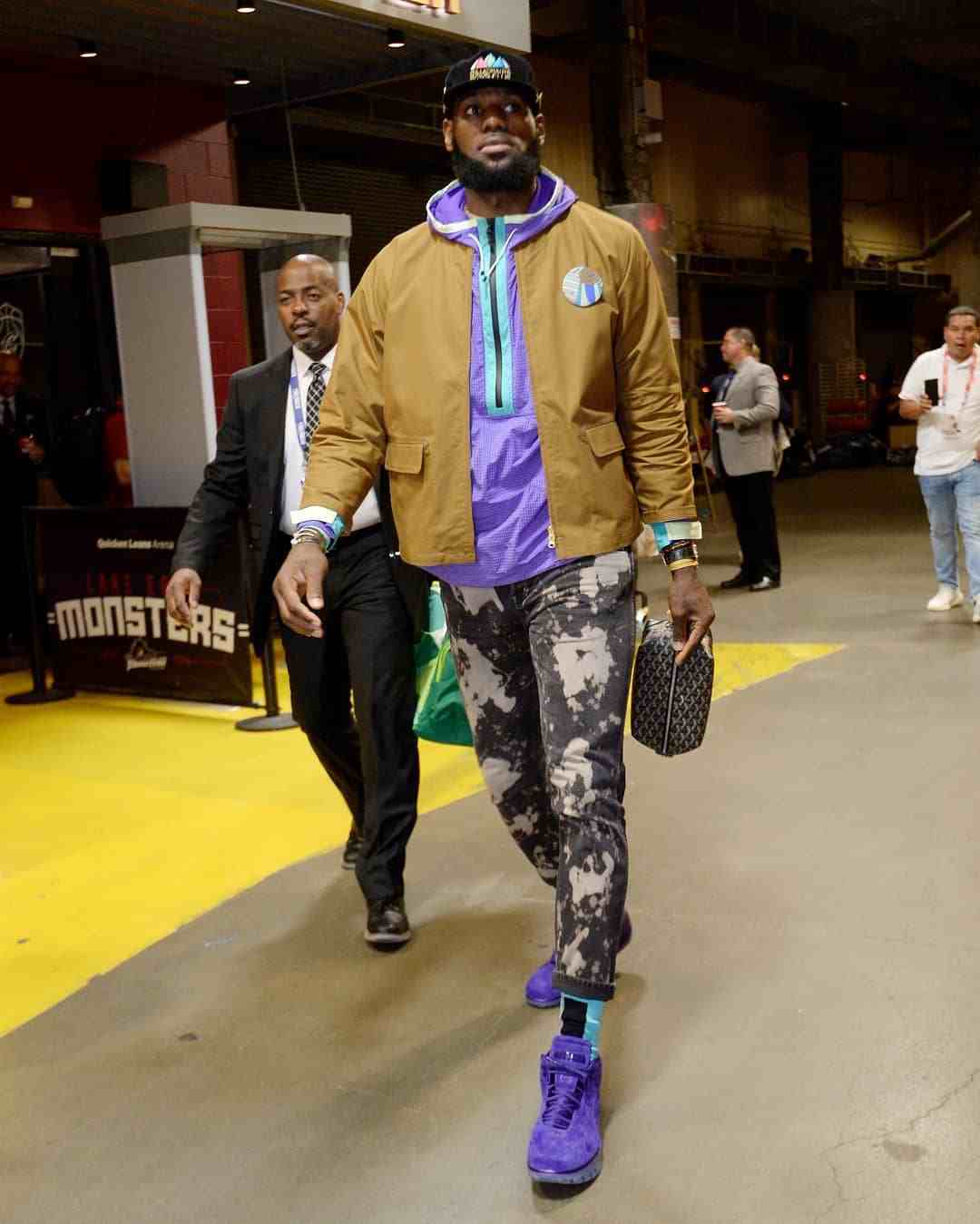 詹姆斯杜兰特炫酷短片,詹姆斯帅气出场