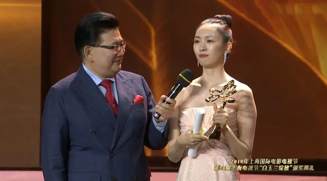 童瑶一手烂牌完整视频,视后童瑶