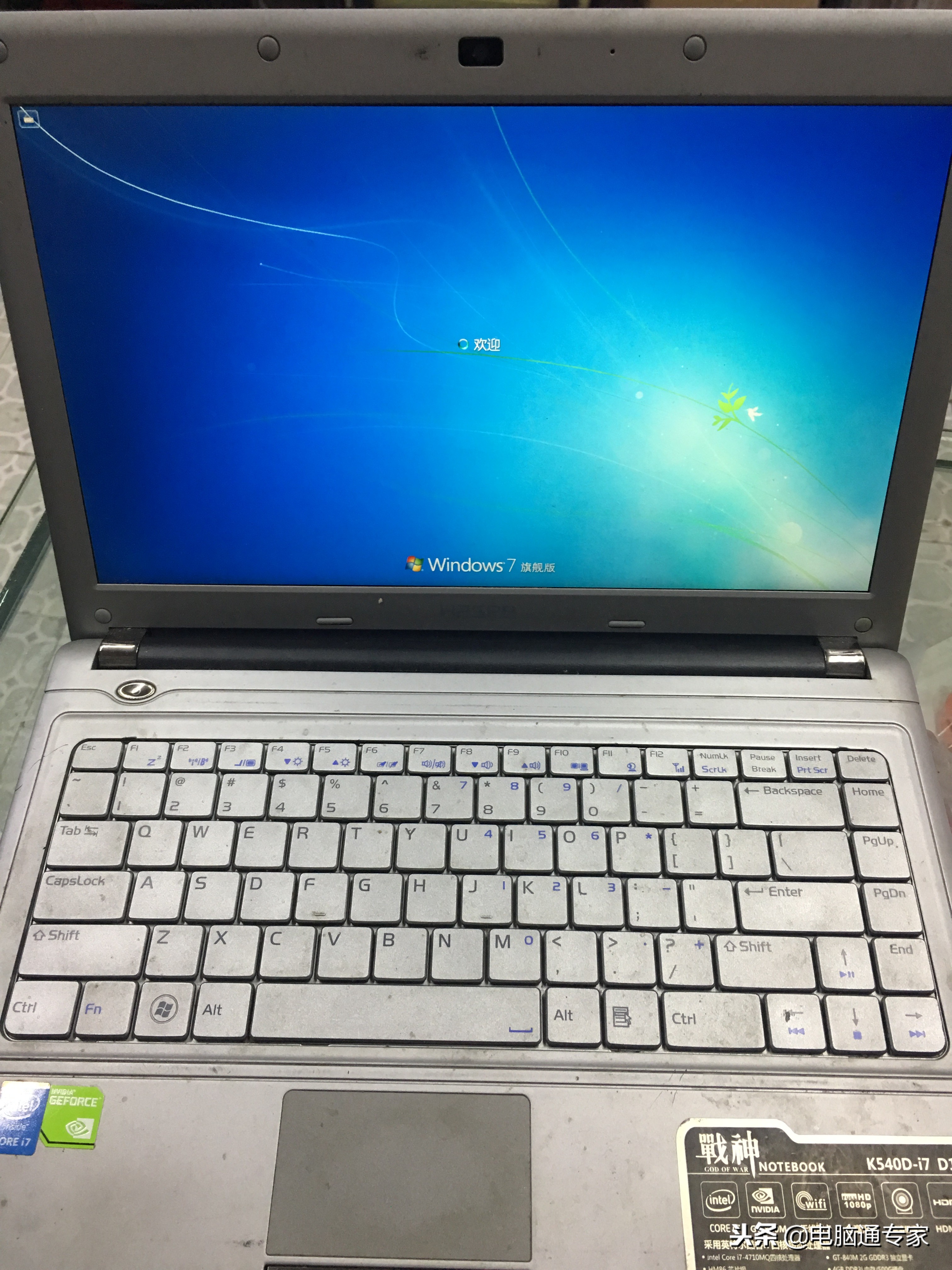 因乱设置导致电脑键盘无法使用,电脑键盘接触不良导致自动按键