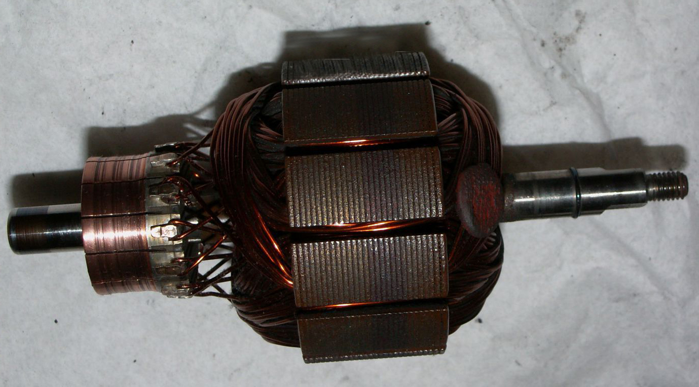 轿车散热风扇不转导致开锅,汽车散热器开锅怎么解决