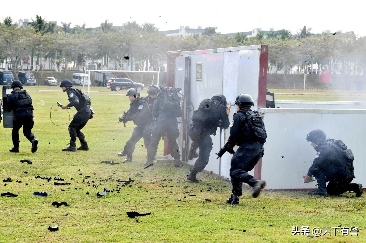 陆军特种兵和特警哪个更厉害,中国特种兵和特警哪个更厉害