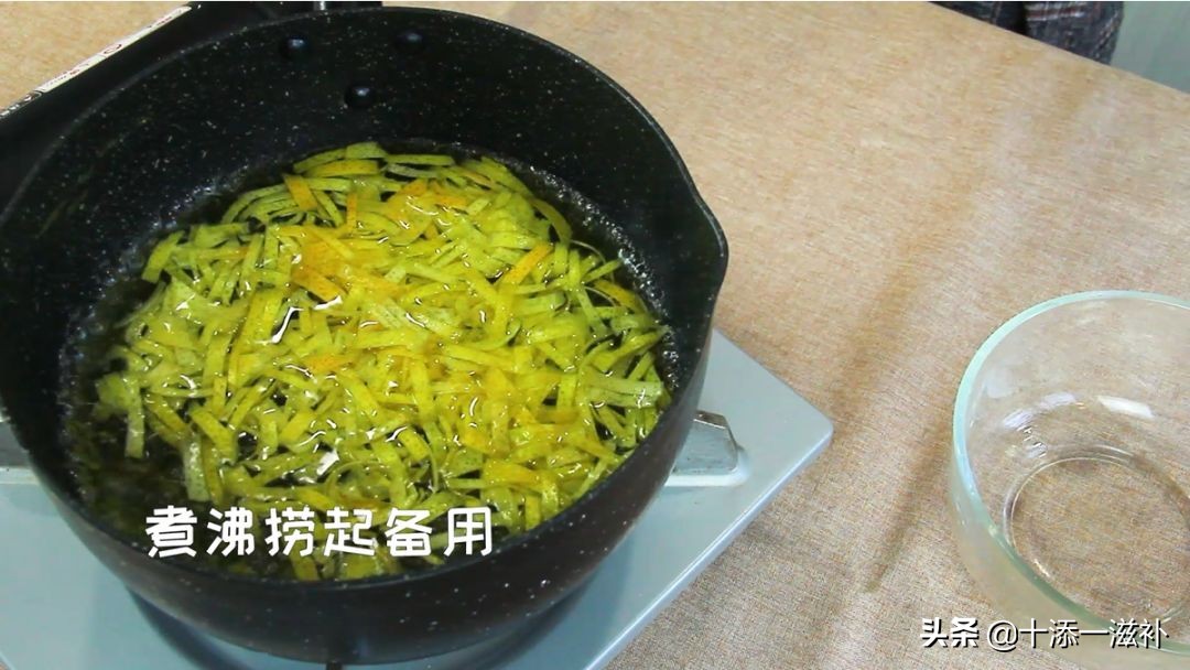 好喝又解腻的蜂蜜柚子茶,来杯蜂蜜柚子茶清凉一夏