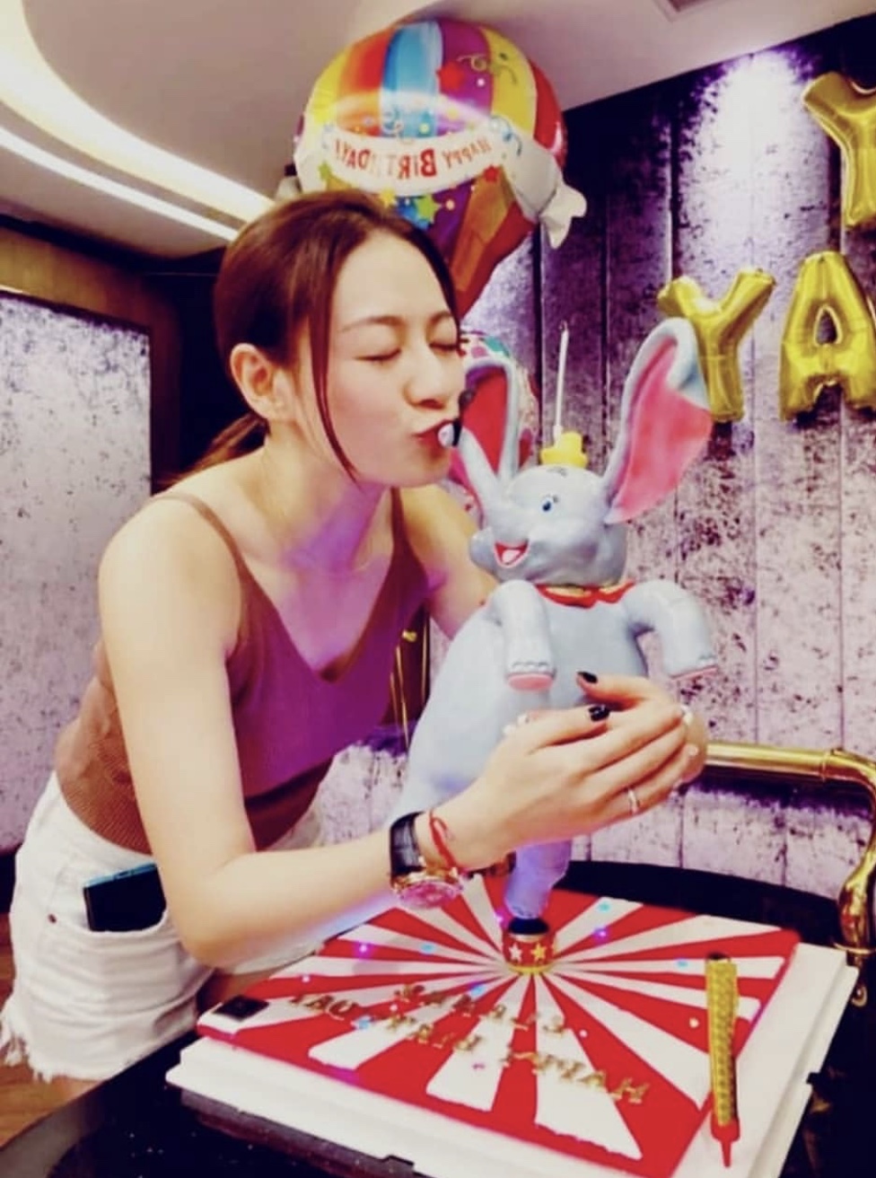 萧润邦为江若琳庆32岁生日亲手设计手表，逆市中新店开张喜事不断