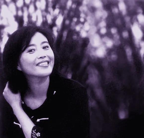 堕胎四次,爱看黄片,她是最具争议的影后