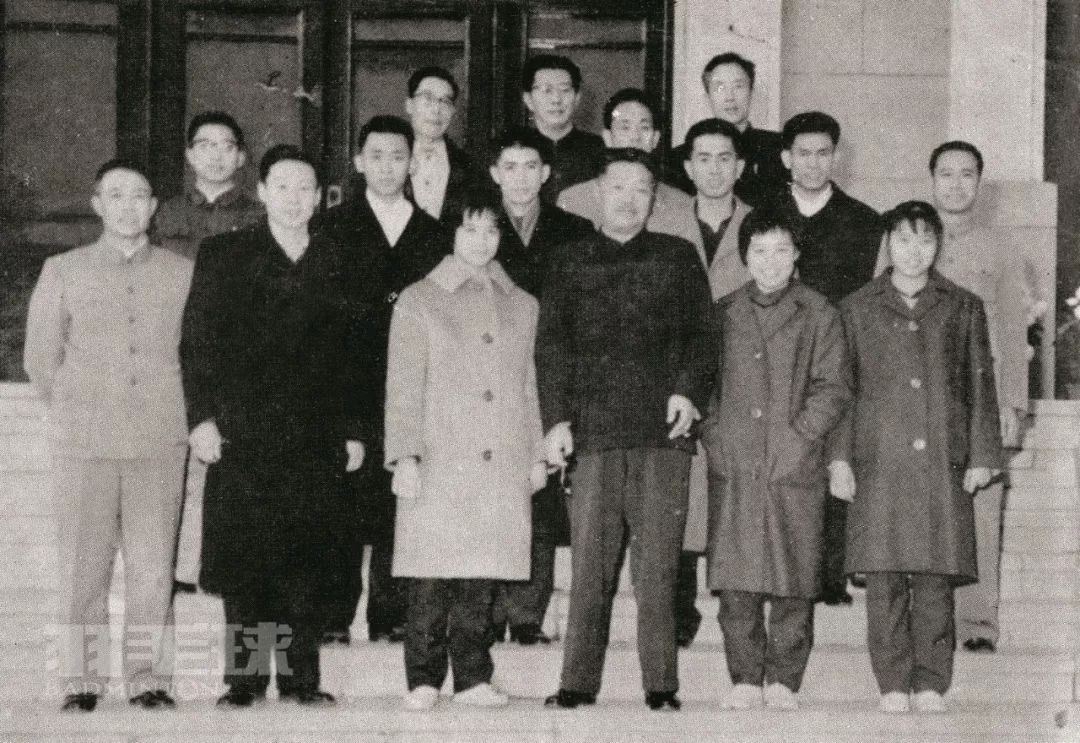 羽毛球教练王文教 (羽毛球王文教)