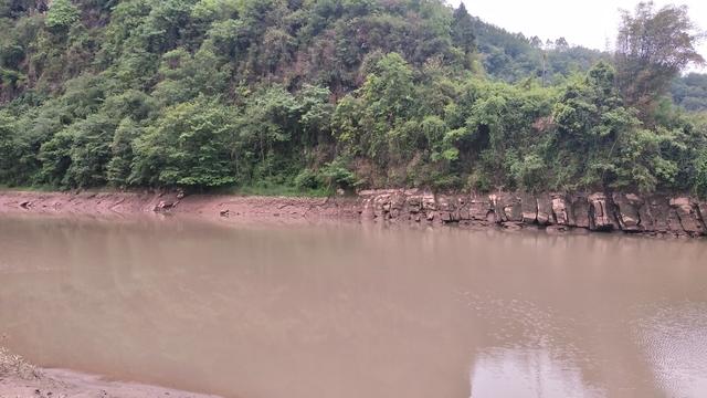 西岭雪山避暑又能钓鱼的地方,西岭雪山哪里的野沟里可以钓冷水