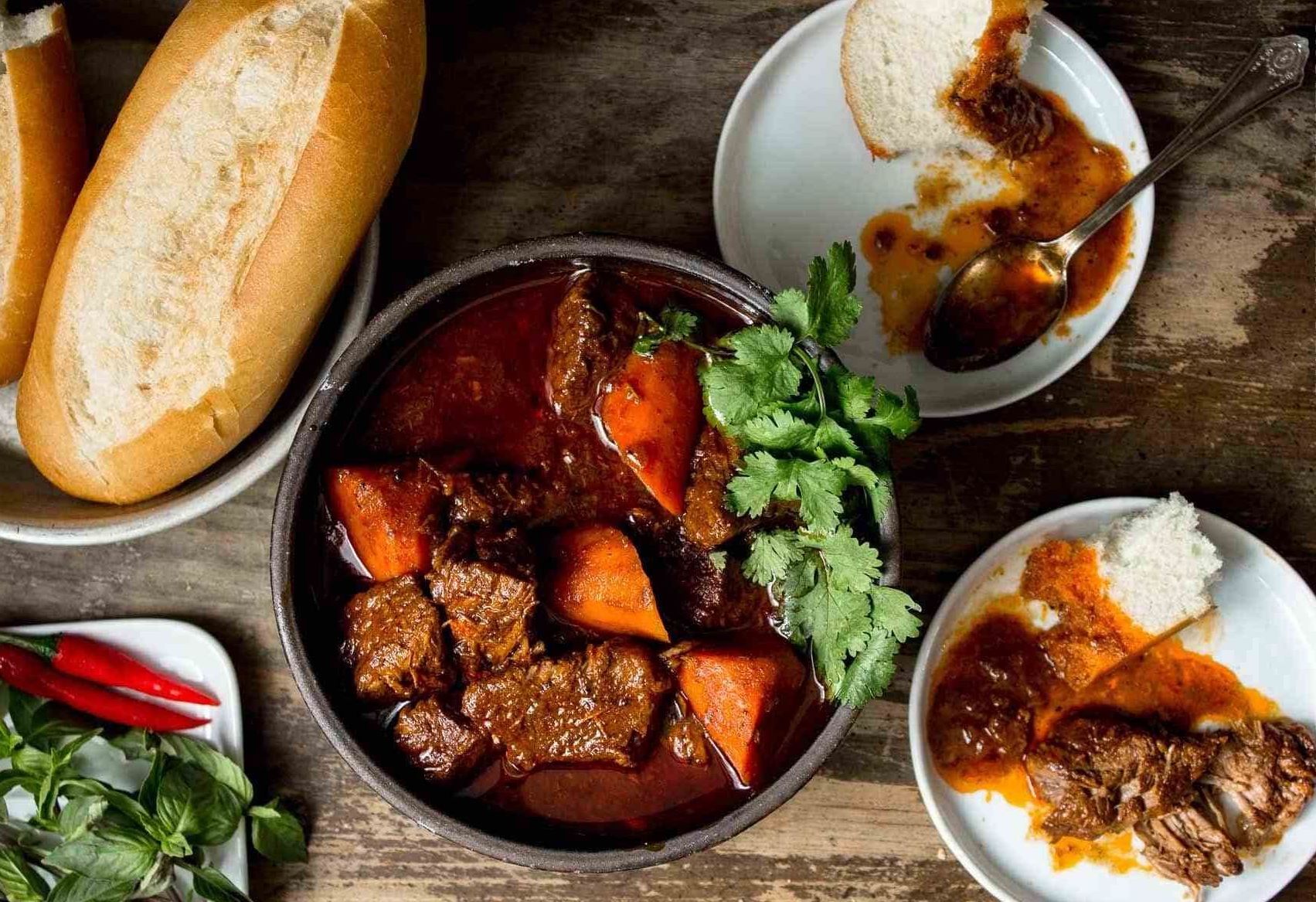 越南特色好吃的美食大全攻略 (40种好吃的越南美食)