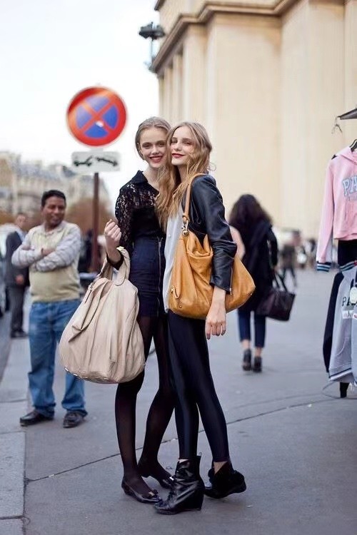 连裤袜要怎么穿才好看,厚的裤袜要怎样搭配才不low