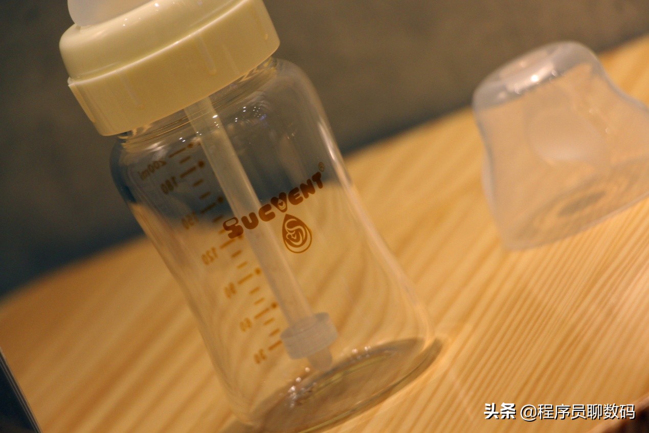 给大家推荐一款防丢盖奶瓶,防呛水保温奶瓶推荐