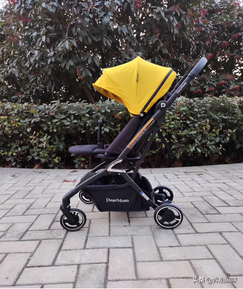 婴儿用品也有鄙视链？这种推车在妈妈圈垫底，你家排哪层？