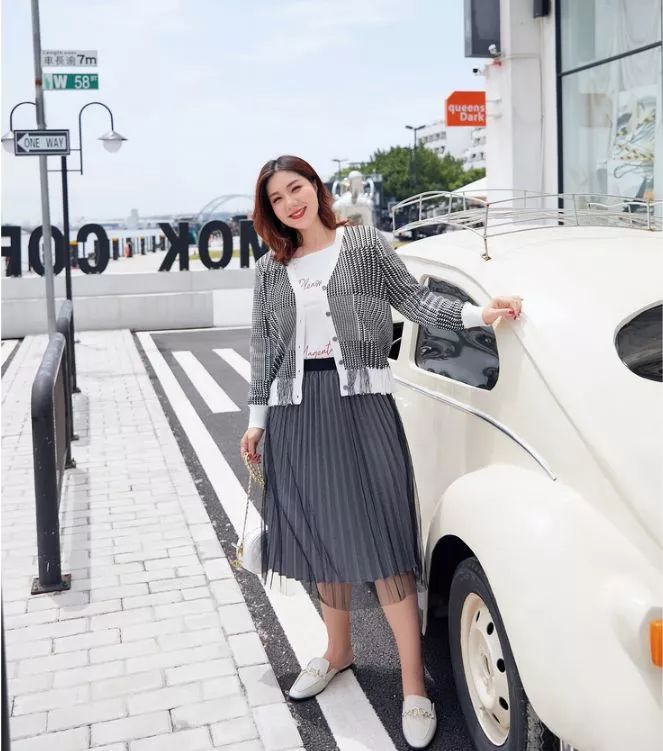 胖mm短款开衫毛衣怎么搭配好看,胖妹子穿什么毛衣好看