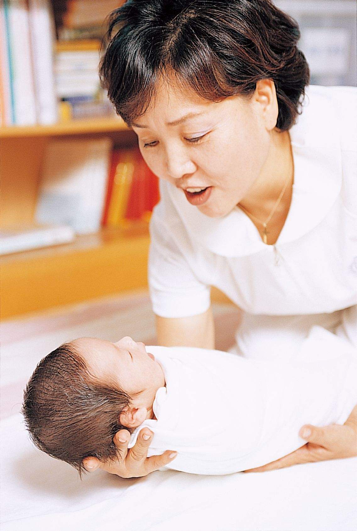 不想让自己妈抱自己的孩子,不想让别人抱孩子