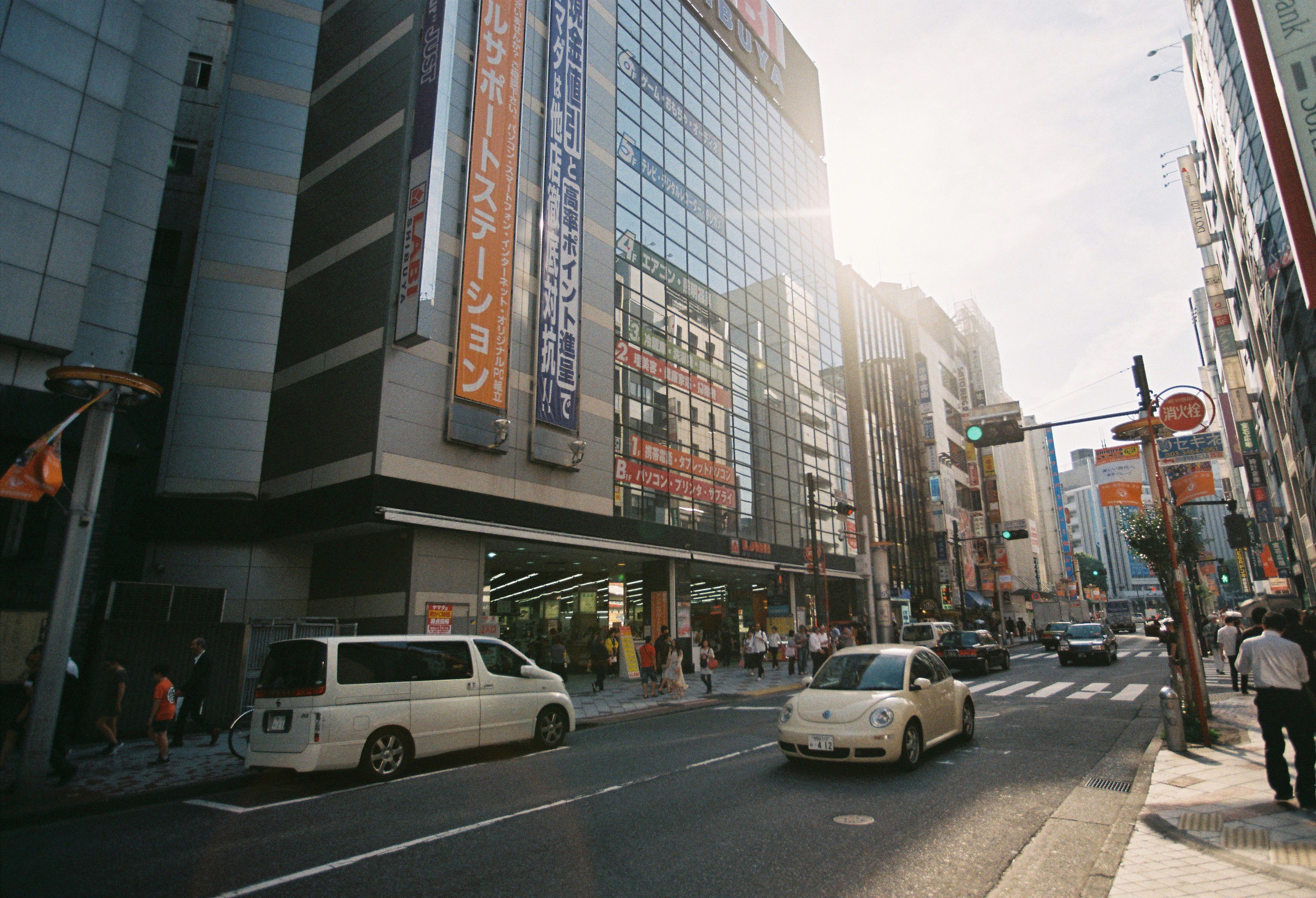 日本东京旅游地铁,日本东京最繁忙的东京新宿站
