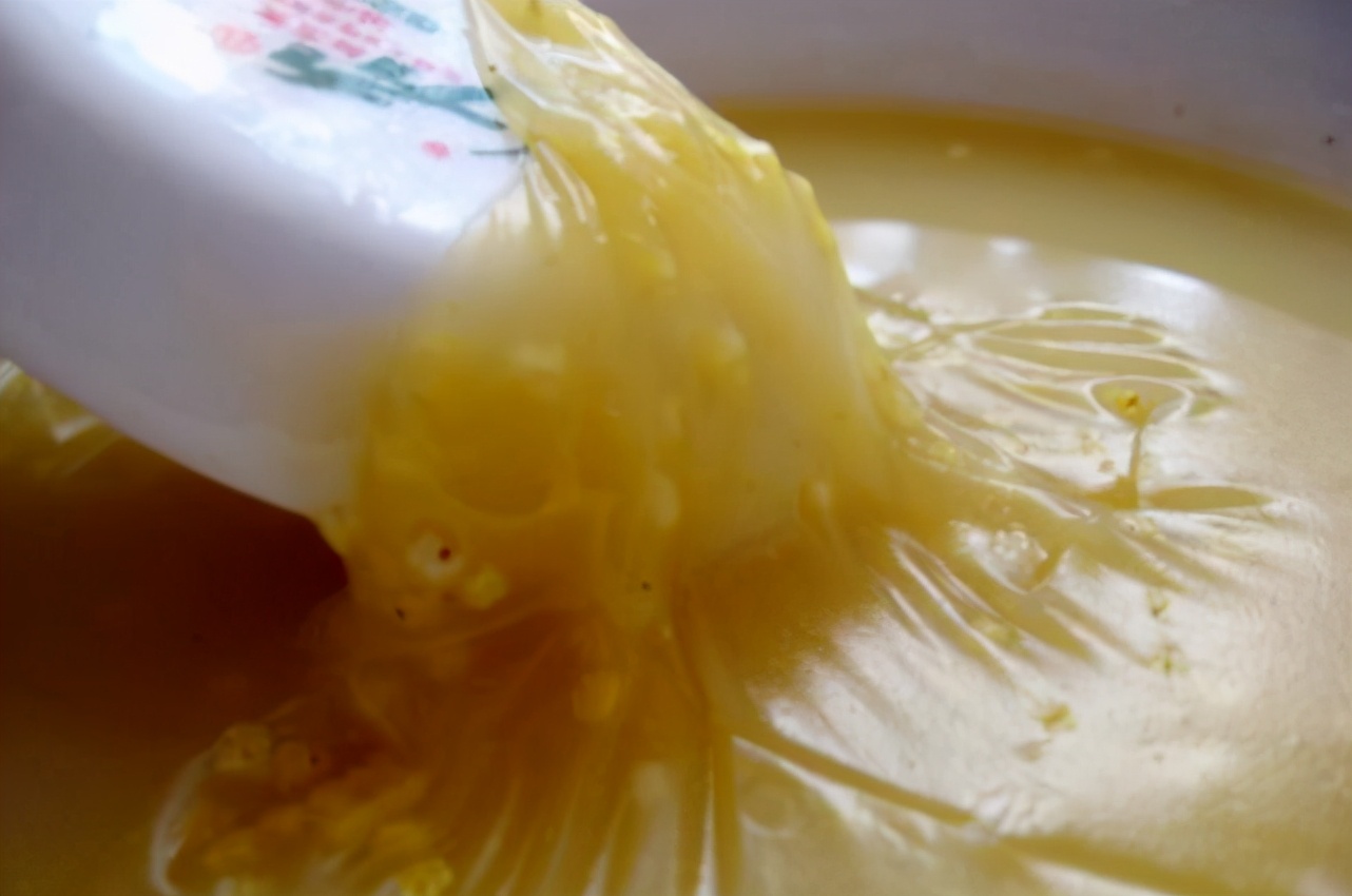 煮小米粥怎么让粥变粘稠,熬小米粥最正确的做法