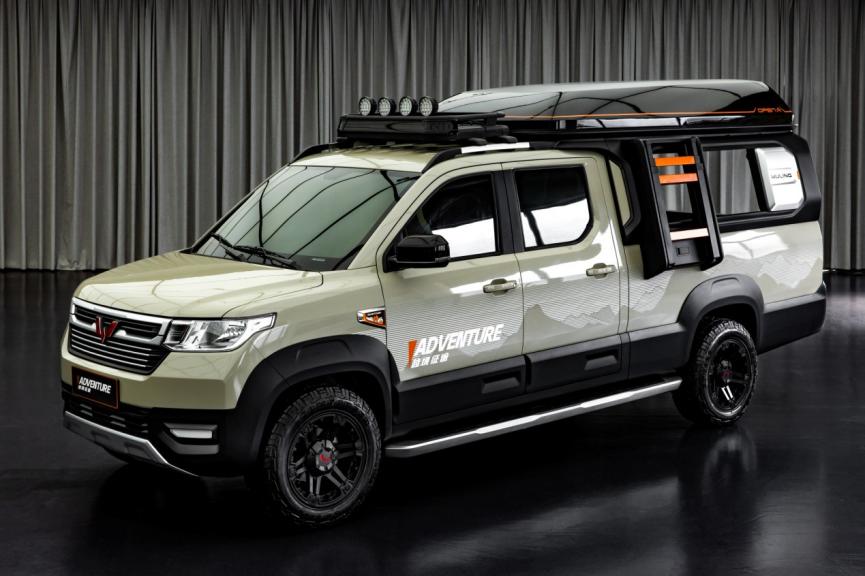 宽包围大轮圈显霸气，车顶帐篷冰箱真实用，看五菱*途征**官方改装版