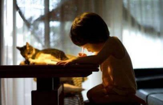 咱家穷吗怎么回答,孩子问父母为什么我们家那么穷