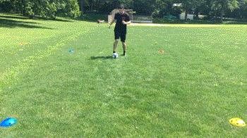 停球技巧慢动作视频,如何停球转身过人