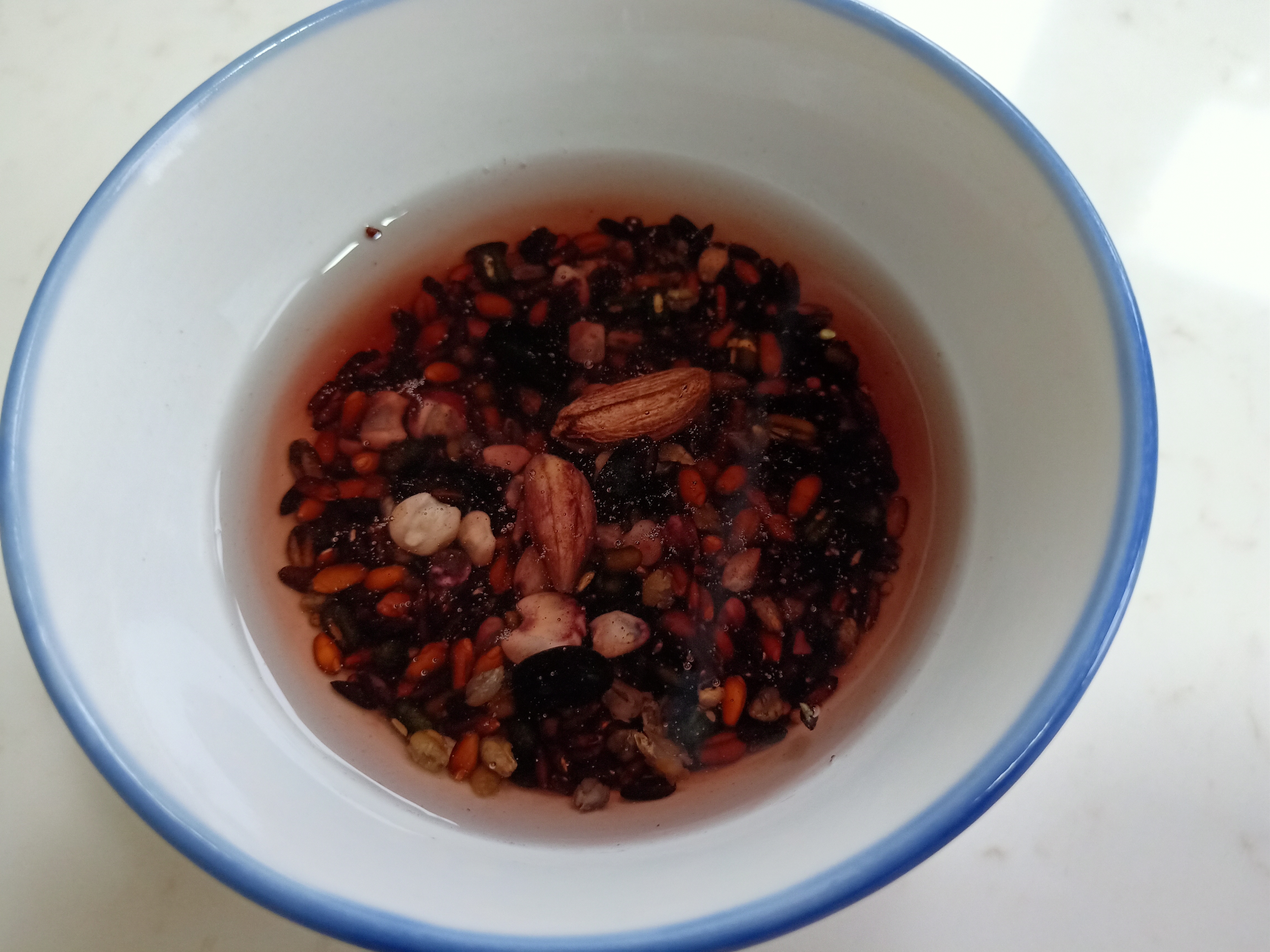 一洗黑掉色了会变什么颜色,黑米洗出来掉颜色是不是假的