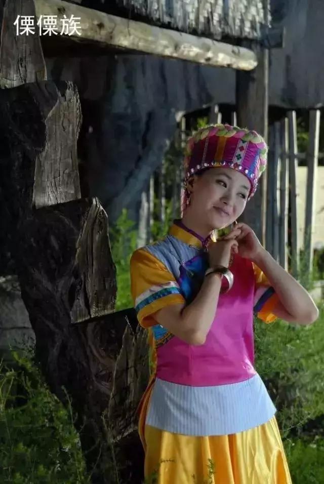 56个民族美女服饰图片大全,56个民族女生的漂亮服装