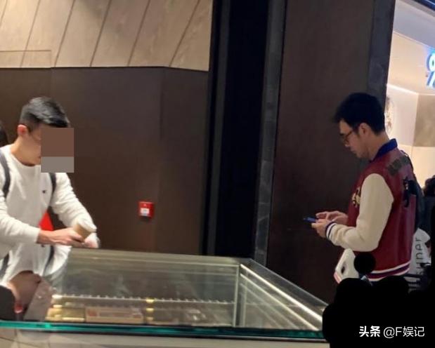 钟镇涛给妻子庆生,钟镇涛婚姻视频