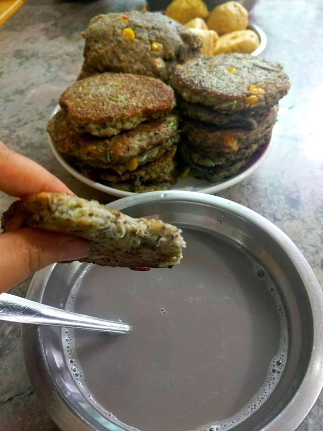 改善白发头，早餐就做这个饼给家人吃，豆渣变美味，做法特简单