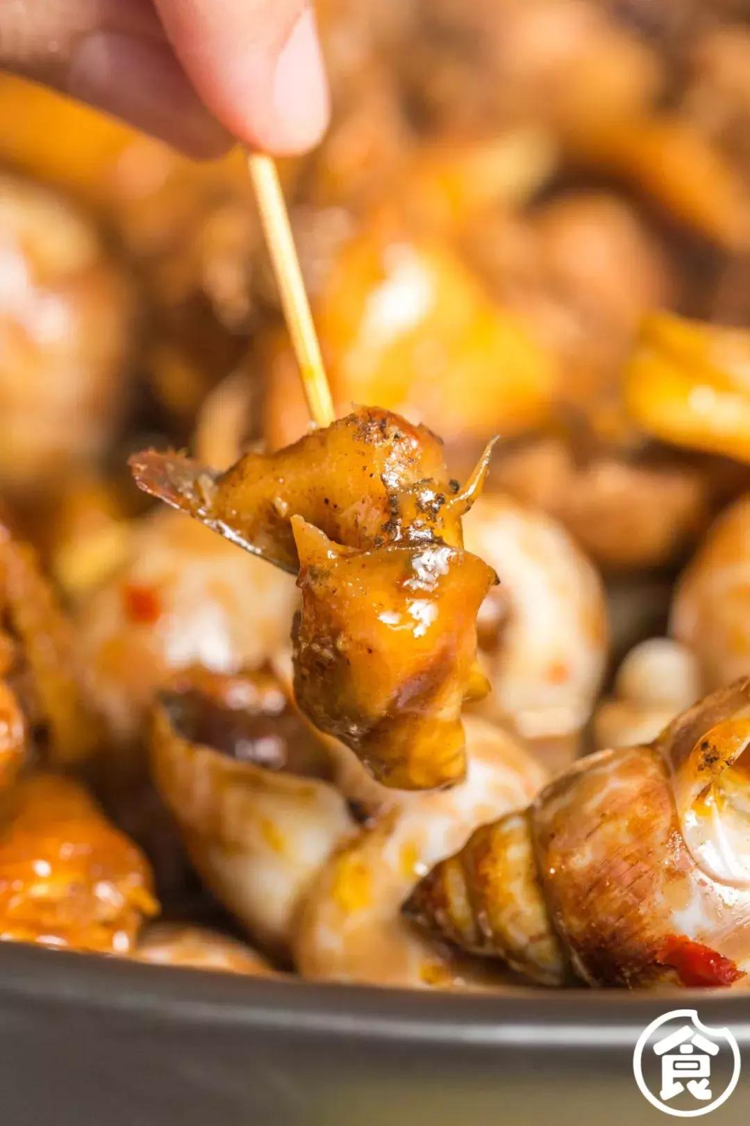 桥东爆出一锅「豪华花胶鸡」排队也要吃！还藏着一个海鲜市集