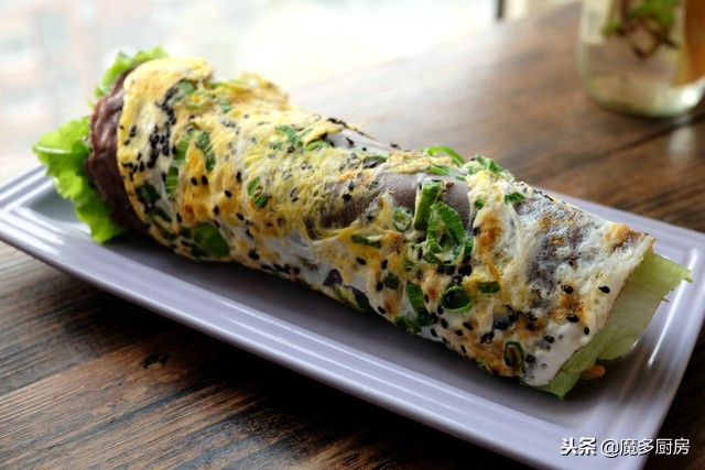 教你煎饼果子的做法,色香味俱全的煎饼果子