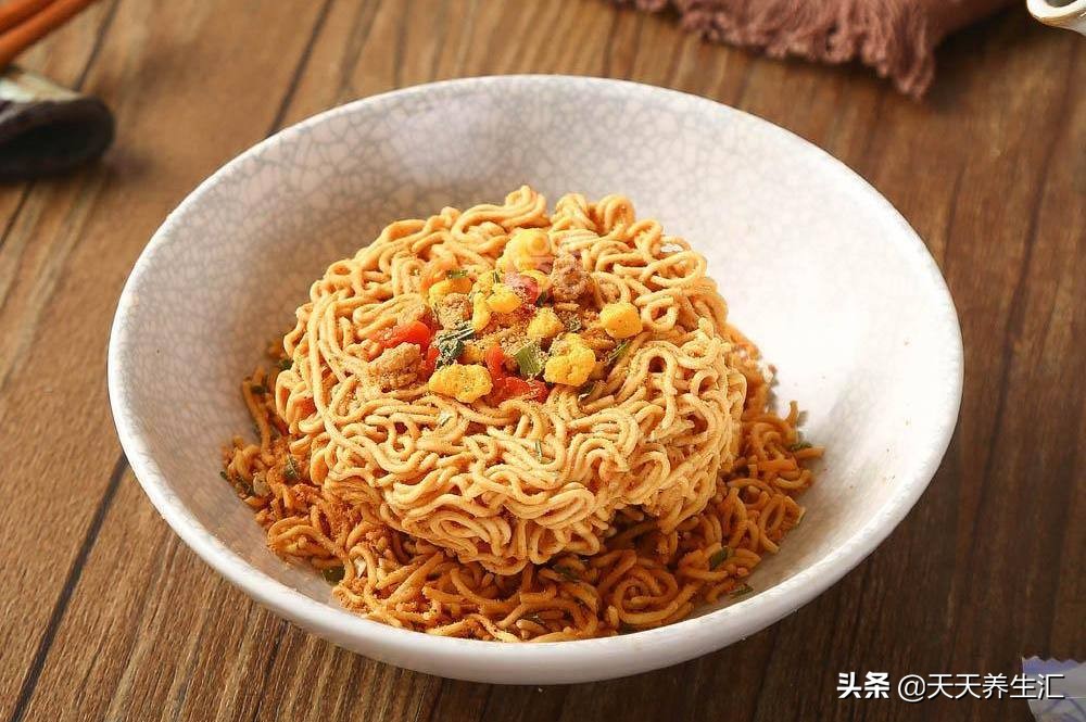 方便面到底是不是垃圾食品呢,你还认为方便面是垃圾食品吗