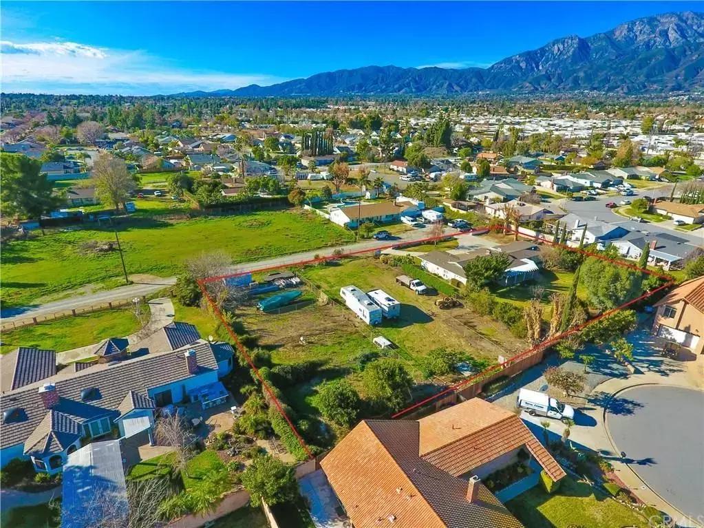 41万刀起库卡蒙格性价比别墅!小孩才选择,超市和优质学区我都要!