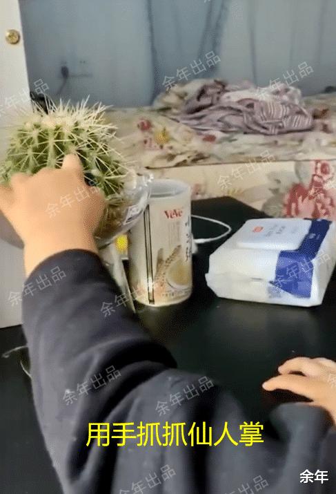 小孩被鱼刺卡住,男孩被四厘米鱼刺卡住喉咙