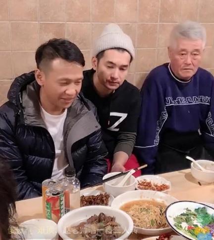 赵本山宣布卸任本山传媒董事长,赵本山卸任本山传媒法人及总经理