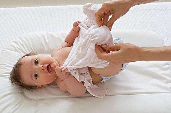 宝宝湿疹反反复复长在脸上怎么办,宝宝湿疹烂脸