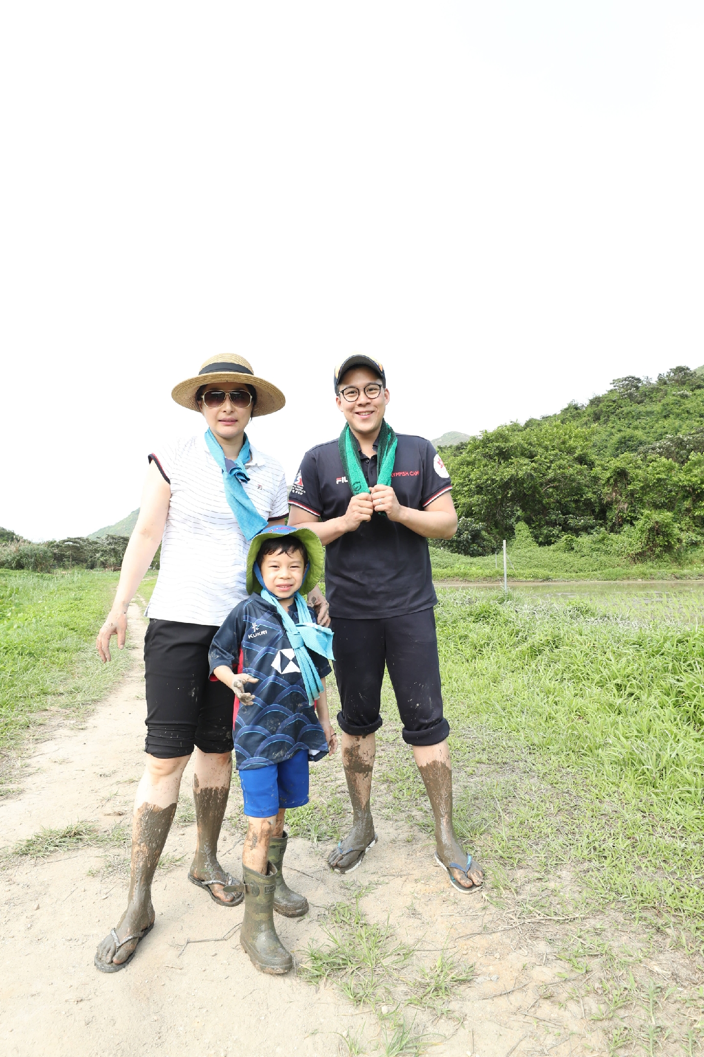 郭晶晶穿黑色裙近照大曝光,郭晶晶近况曝光朴素衣着不似阔太