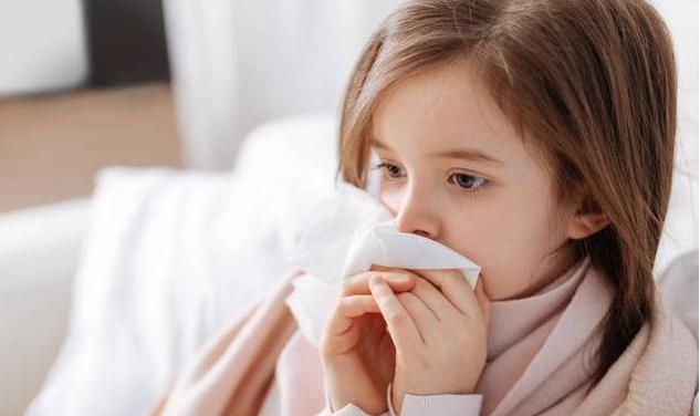 9岁男孩反复呕吐怎么回事,8岁男孩一直呕吐怎么办