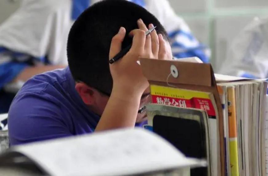 读三本大学学费一年多少,被三本大学录取能退档吗