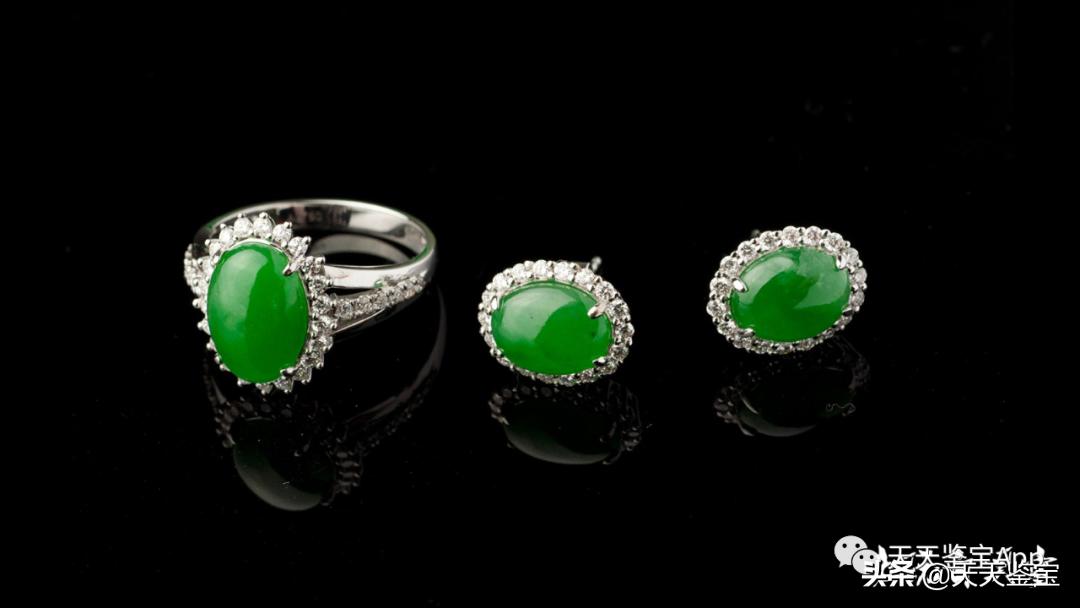 如何挑选到品质一流的翡翠戒指,翡翠戒指有哪些种类和款式