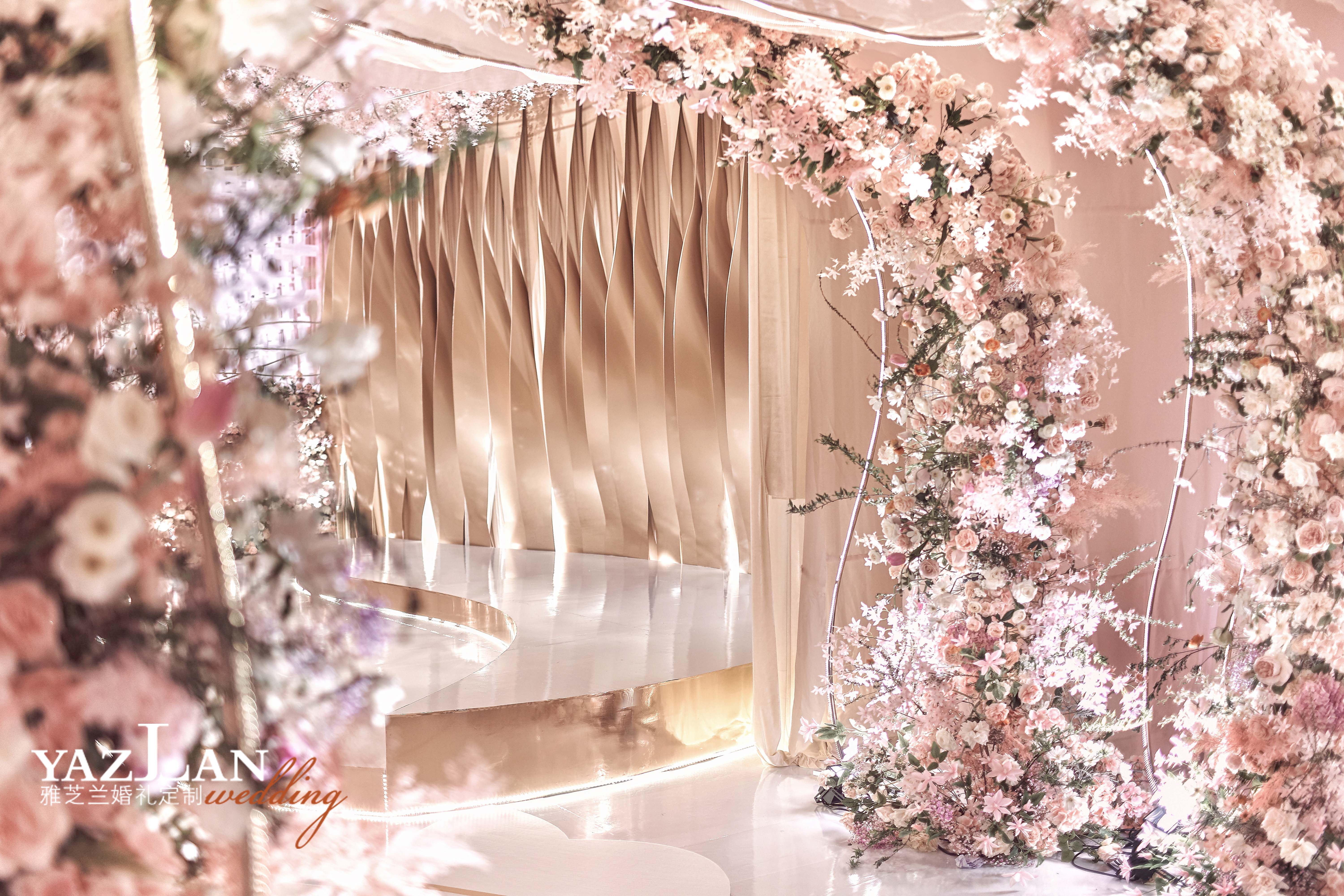 百万级婚礼现场中式,顶级西式婚礼教堂