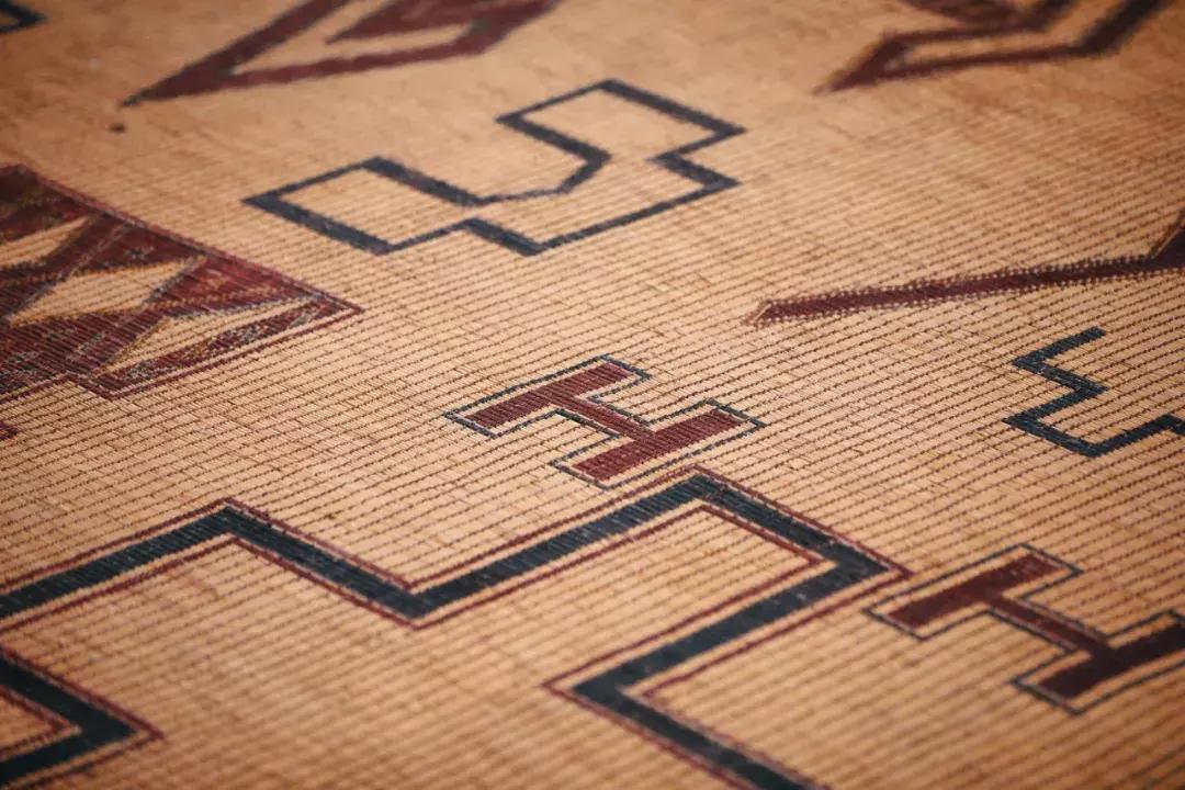 在摩洛哥皇宫，穿拖鞋看秀，是什么体验？