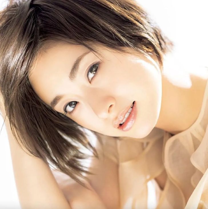 就算戴上口罩也遮不住魅力,即使戴上口罩也无法掩饰你的美