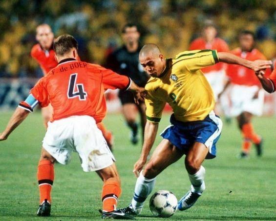 足球火星撞地球,火星撞地球足球超燃比赛