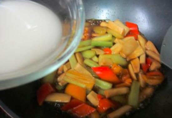 烧菜怎样汤汁粘稠,烧菜如何勾芡