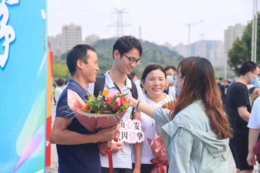 迎接新工人,欢迎新老工人