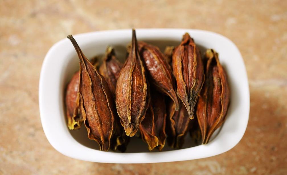 痘痘反复长?不内调再大牌的护肤品都没效果,这三招帮你远离痘痘